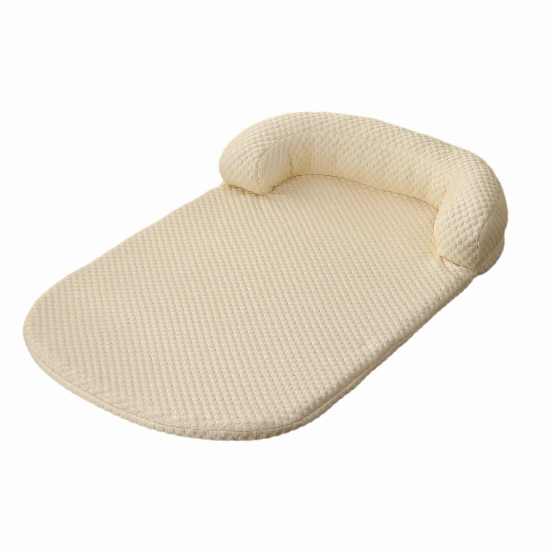 ChillEase Pet Cooling Mat, breathable design, ice peas technology, ideal for dogs and cats.