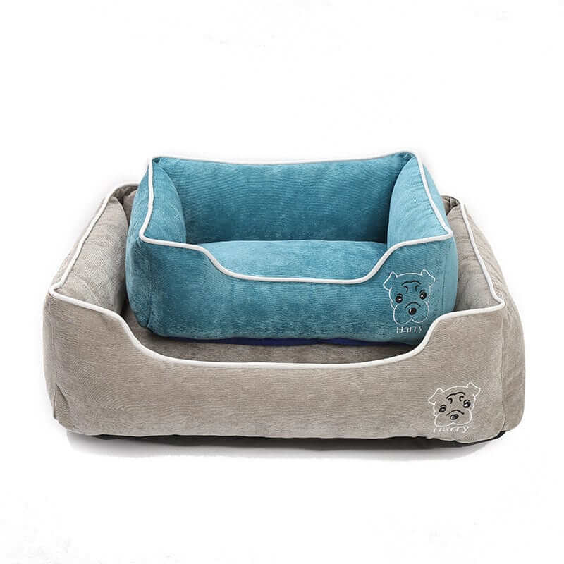 Candy Comfort Fleece Dog Bed, plush fleece dog bed, ideal for small, medium, and large dogs by Dogs & Cats.