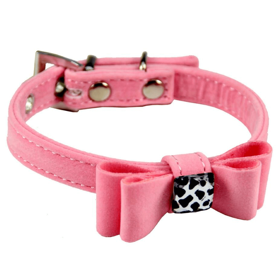 Dog collar made of flannelette with bow tie in pink, featuring an adjustable design for Dogs & Cats.