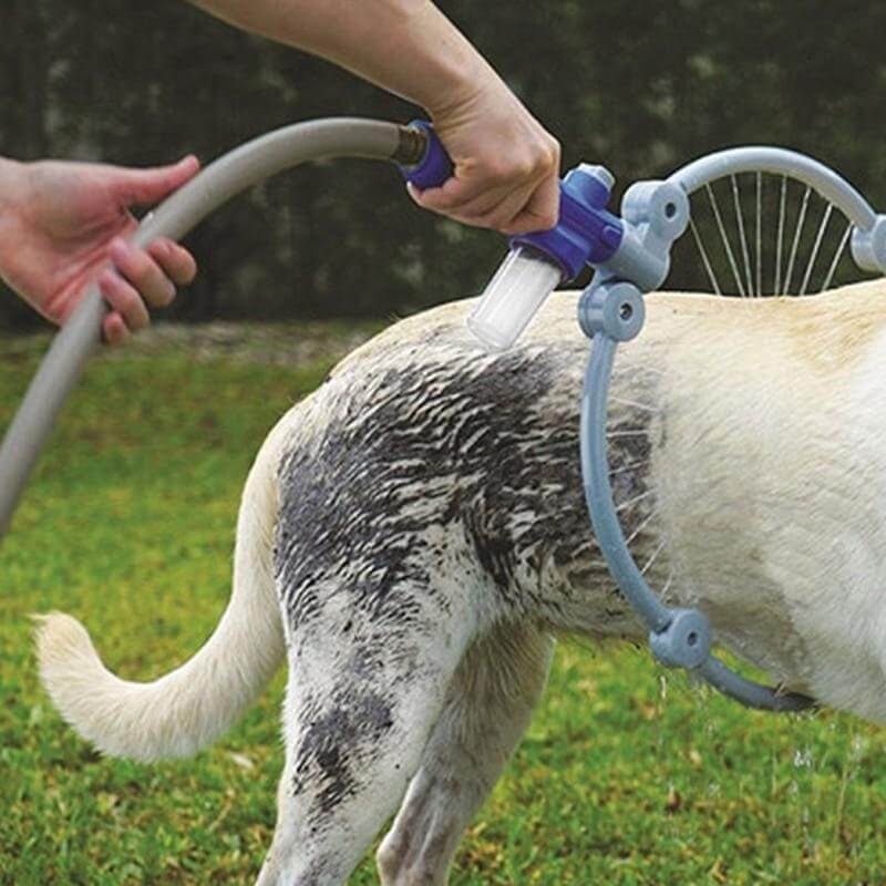 Foldable cleaning hose for washing dogs with shampoo, easy setup, safe and fast pet grooming tool.