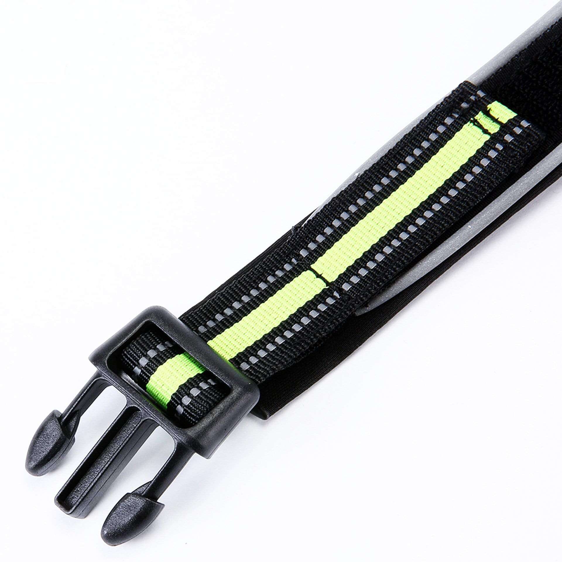 Highly Reflective dog Collar featuring a Velcro structure for security and visibility during low light walks, ideal for dogs and cats.