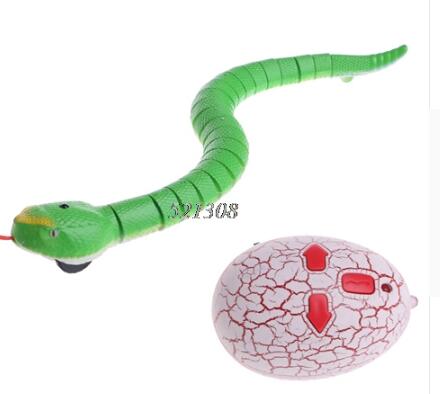 Novelty Remote Control Snake Toy for dogs and cats, realistic move, retractable tongue, exciting indoor and outdoor fun.