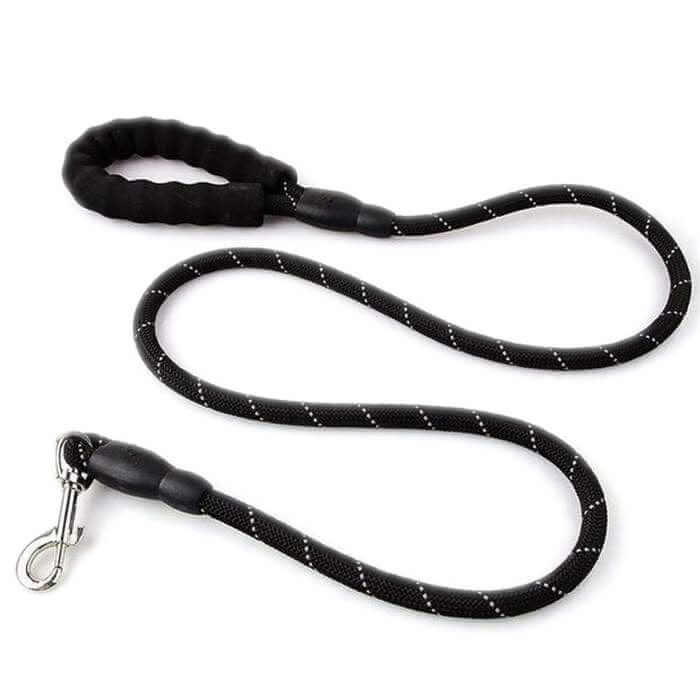 Anti-handle Dog Reflective Leash with soft rounded handle, durable design, secure metal clasp for dogs & cats.