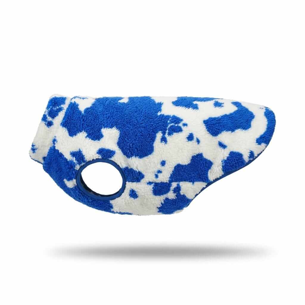 CloudFleece Comfort Vest ultra-soft fleece dog vest for warmth, designed by Dogs & Cats, ensuring comfort and movement.