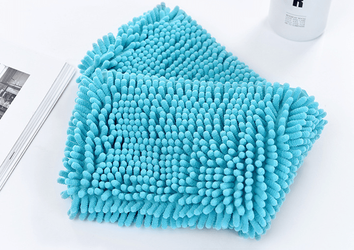 Dog & Cat Quick Absorb Bath Towel in blue microfiber, features fast absorbent material for drying dogs and cats quickly.